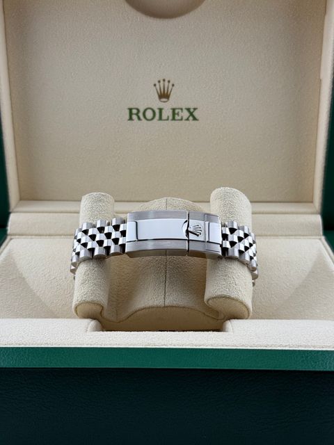 Rolex GMT Master II 126710 BLRO Image 6
